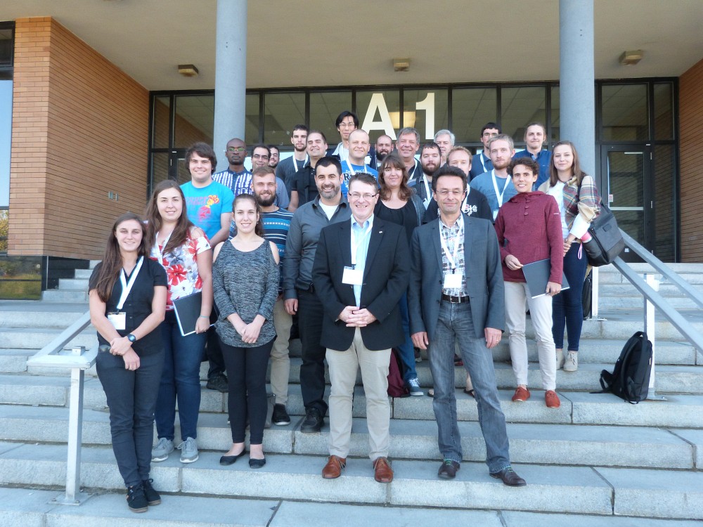 Les professeurs et &eacute;tudiants participant au &laquo;&nbsp;Programme franco-qu&eacute;b&eacute;cois de formation en nanomat&eacute;riaux et en caract&eacute;risation de mat&eacute;riaux fonctionnels&nbsp;&raquo;.