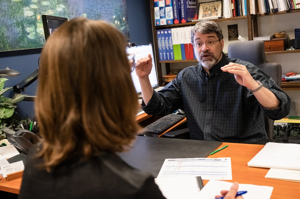 Philippe Labelle est l'un des coordonnateurs accompagnant les &eacute;tudiantes et &eacute;tudiants en situation de handicap &agrave; l'UdeS.