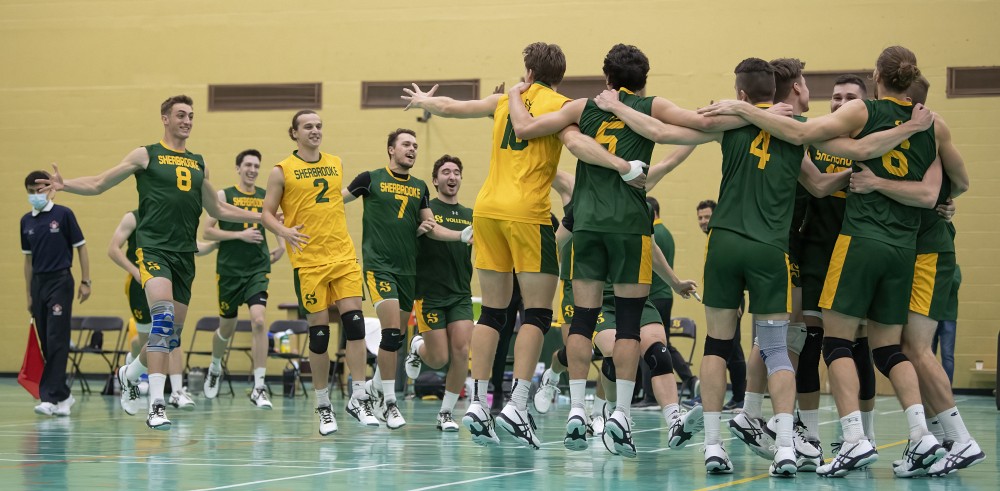 Le Vert & Or est sacr&eacute; champion provincial, une premi&egrave;re depuis la saison 1996-1997.Cr&eacute;dit photo : Yves Longpr&eacute;/Vert & Or de l'UdeS