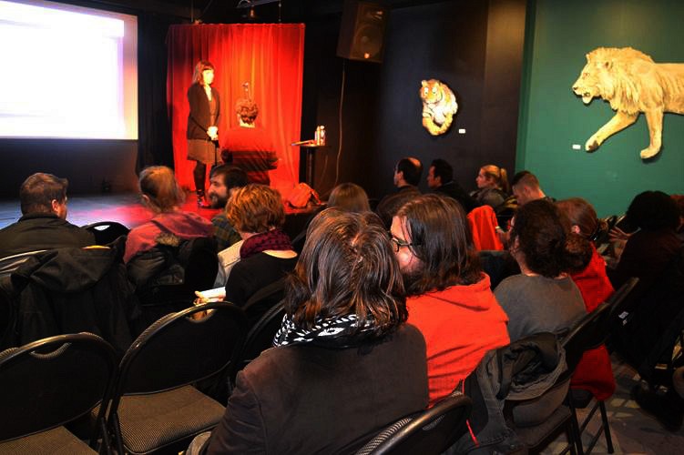 Conf&eacute;rence du lundi 7 mars 2016 par&nbsp;H&eacute;l&egrave;ne Mayrand, professeure adjointe &agrave; la Facult&eacute; de droit et sp&eacute;cialiste du droit de l&rsquo;immigration et des r&eacute;fugi&eacute;s de l'Universit&eacute; de Sherbooke