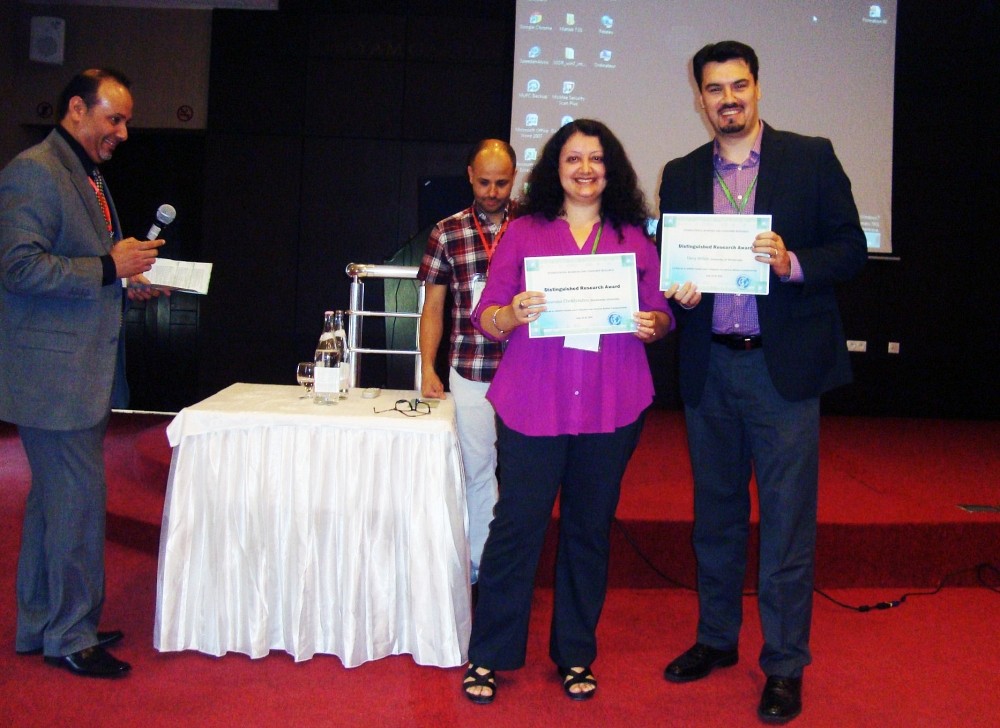 Les professeurs Soumaya Cheikhrouhou et Deny B&eacute;lisle, r&eacute;cipiendaires du Distinguished Research Award.