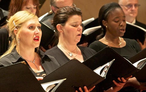 L'&eacute;dition 2016 de l'&Eacute;cole d'&eacute;t&eacute; de chant choral c&eacute;l&eacute;brera l'Angleterre, du 25 juin au 2 juillet.