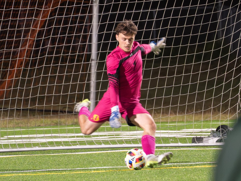 L'&eacute;quipe masculine de soccer du Vert & Or a 2 victoires en autant de match depuis le d&eacute;but de la saison, sans aucun but conc&eacute;d&eacute; &agrave; l'adversaire.