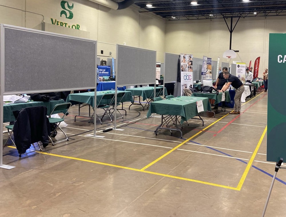 Les partenaires en pr&eacute;paration avant l'arriv&eacute;e des stagiaires &agrave; la Soir&eacute;e carri&egrave;res