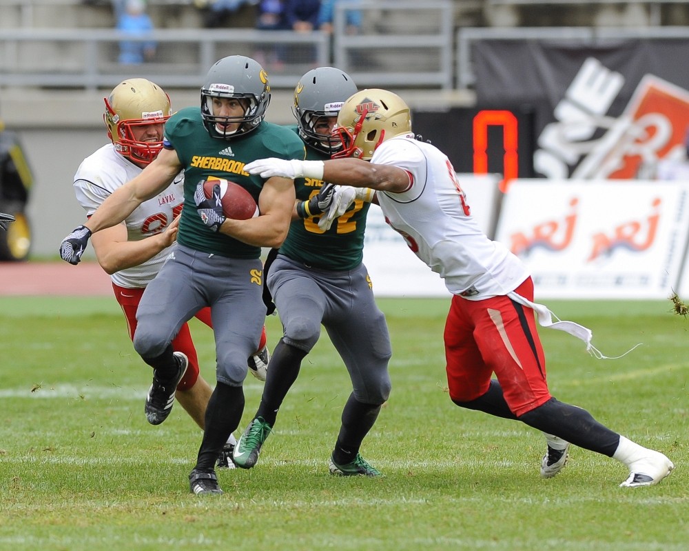 Malgr&eacute; le travail du porteur de ballon Gabriel Bernard-Perron, le Vert&nbsp;&&nbsp;Or n'a pas fait le poids face au Rouge et Or.