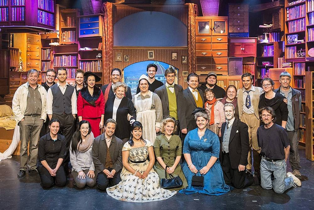 Les membres de la distribution et de la production de l'atelier d'op&eacute;ra de l'&Eacute;cole de musique de l'Universit&eacute; de Sherbrooke.