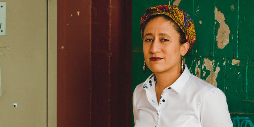 Sp&eacute;cialiste de la litt&eacute;rature des Cara&iuml;bes, la professeure St&eacute;phane Martelly enseigne au D&eacute;partement des arts, langues et litt&eacute;ratures de l'Universit&eacute; de Sherbrooke.