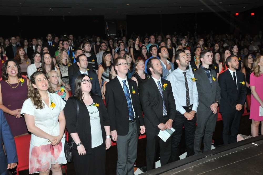 Devant pr&egrave;s de 500 invit&eacute;s, 102 finissantes et finissants en m&eacute;decine ont prononc&eacute; leur serment professionnel.