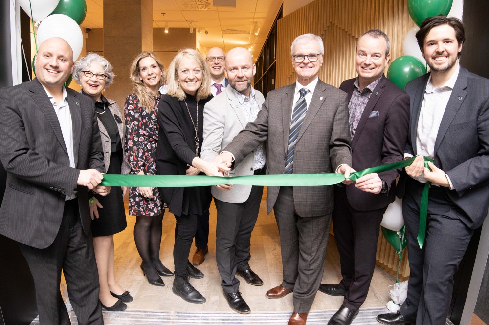 L&rsquo;espace 360d a &eacute;t&eacute; inaugur&eacute; en pr&eacute;sence de membres de la direction de Desjardins et de l&rsquo;Universit&eacute; de Sherbrooke.