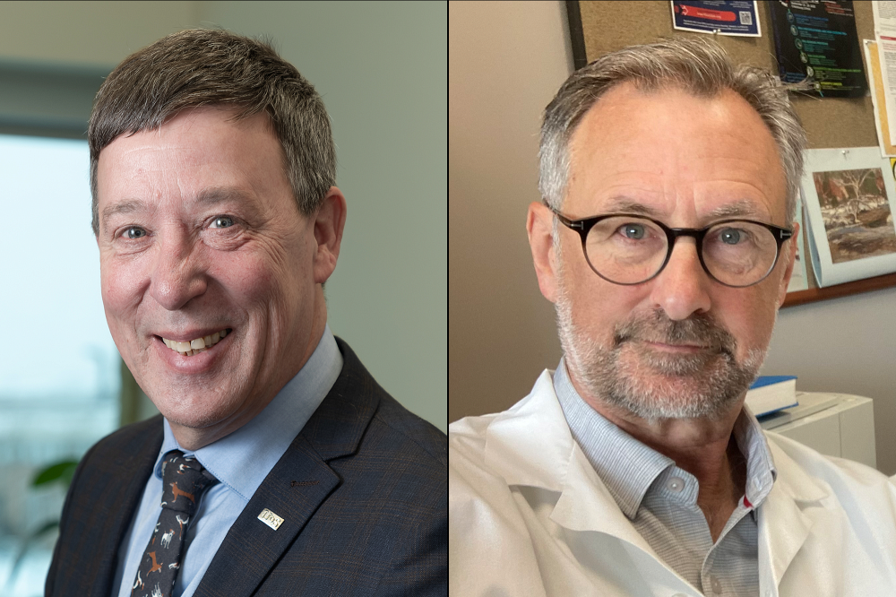 Le professeur Jean-Pierre Perreault, vice-recteur &agrave; la recherche et aux &eacute;tudes sup&eacute;rieures, et le professeur Beno&icirc;t Chabot, du D&eacute;partement de microbiologie et infectiologie &agrave; la Facult&eacute; de m&eacute;decine et des sciences de la sant&eacute;