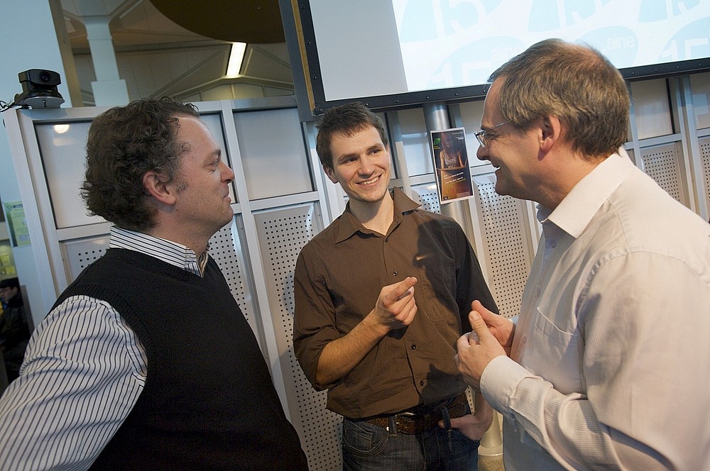 Au lancement de la Quinzaine du d&eacute;veloppement durable, Jean-Fran&ccedil;ois Comeau, directeur adjoint du Centre universitaire de formation en environnement, Benjamin Ouellet, coordonnateur de la Table de concertation &eacute;tudiante en d&eacute;veloppement durable, et le vice-recteur Alain Webster ont pris la parole.