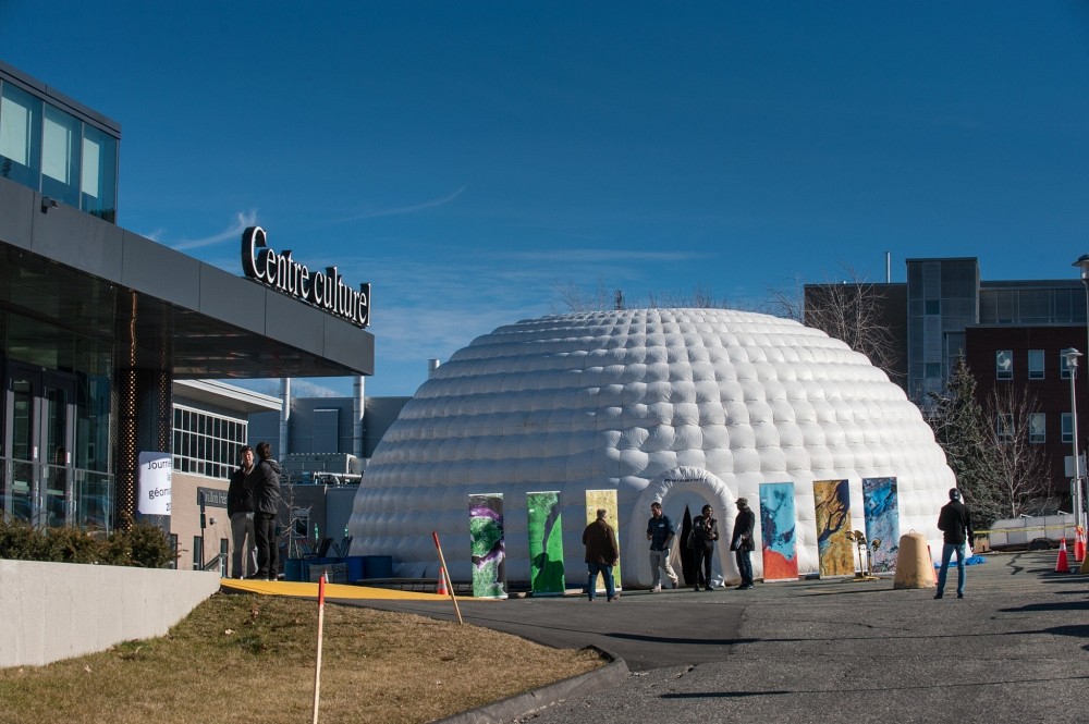 Plus de 250 personnes &eacute;taient r&eacute;unies sous le d&ocirc;me de la Terre &agrave; l'UdeS le 18 novembre dernier, &agrave; l'occasion de la Journ&eacute;e internationale de la g&eacute;omatique.