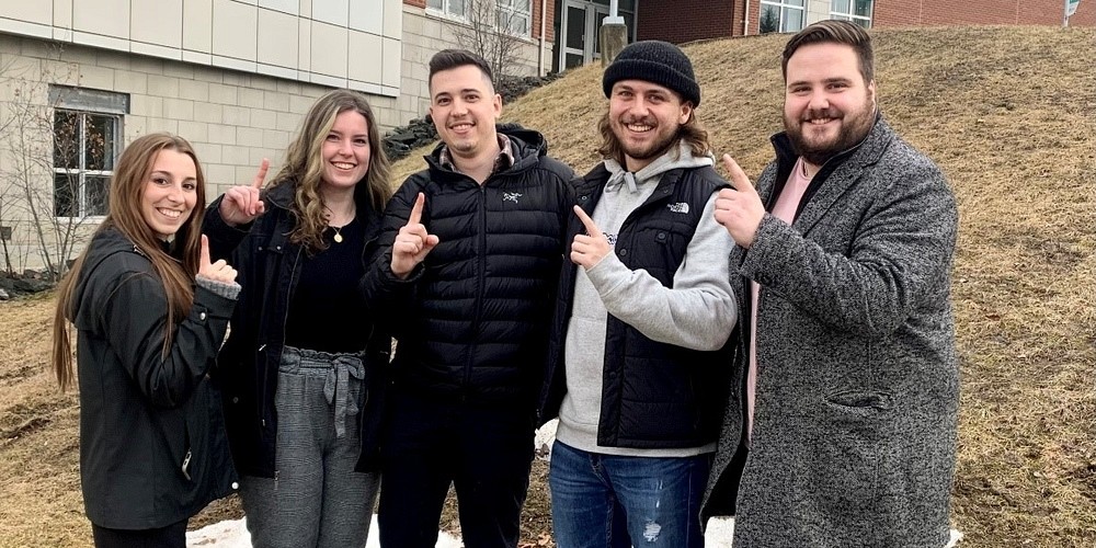 L&rsquo;&eacute;quipe championne nord-am&eacute;ricaine compos&eacute;e d&rsquo;&Eacute;mie V&eacute;zina, &Eacute;lise Gauthier, Dannick Lauzon, Samuel Allard et Simon Desranleau.