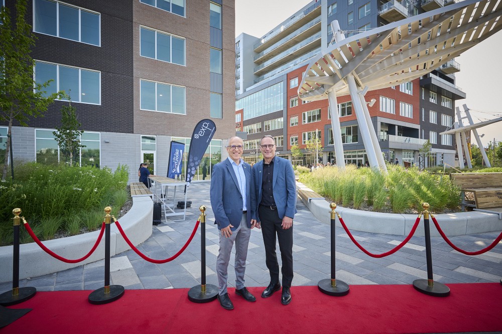 Le recteur, professeur Pierre Cossette, et professeur Jean Roy, doyen de l&rsquo;&Eacute;cole de gestion.