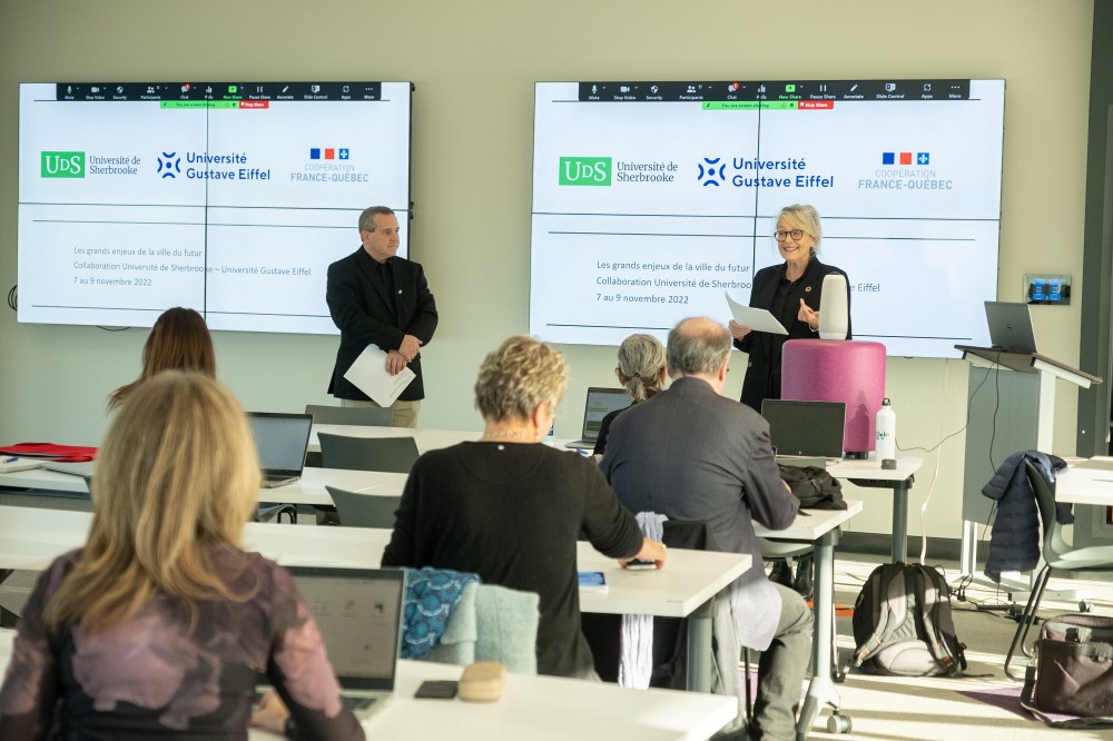 Patrice Cordeau, vice-recteur adjoint au d&eacute;veloppement durable et&nbsp;Denyse R&eacute;millard, rectrice adjointe et vice-rectrice &agrave; l'administration et au d&eacute;veloppement durable.