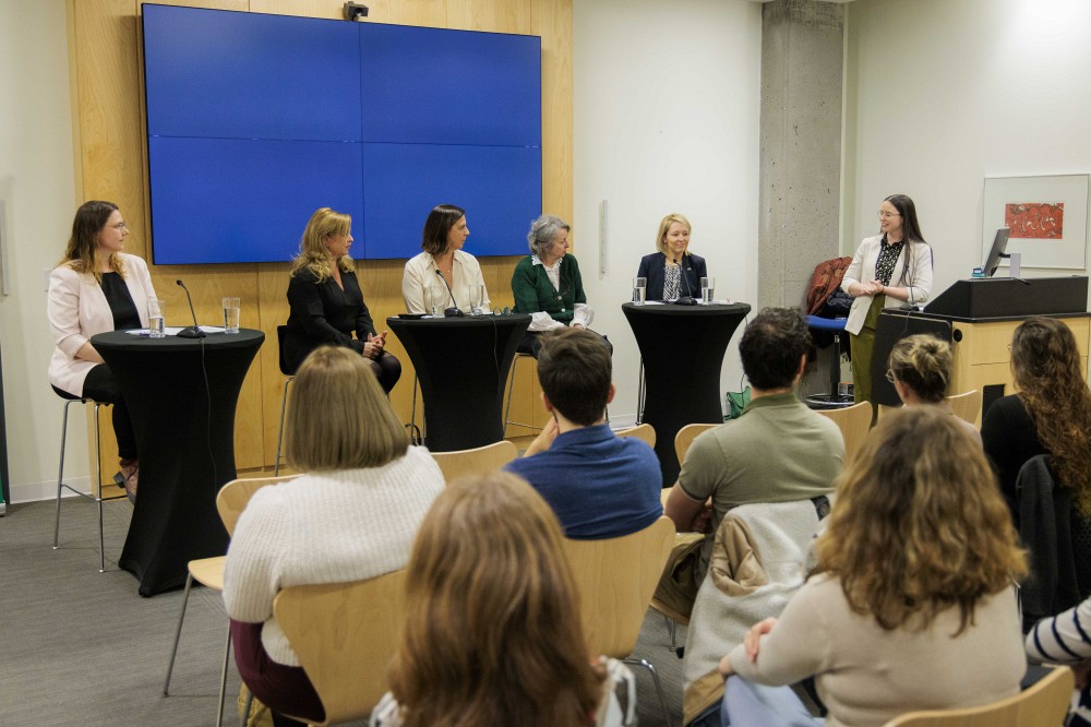 De gauche &agrave; droite : V&eacute;ronique Nault, ing. MBA, Anie Perreault, LL.L ASC, Sophie Forest, Lucie Brazeau-Lamontagne, MD FRCPC MA (phil), Annie-Kim Gilbert, Ph.D., et Julie Douchin, Ph.D.
