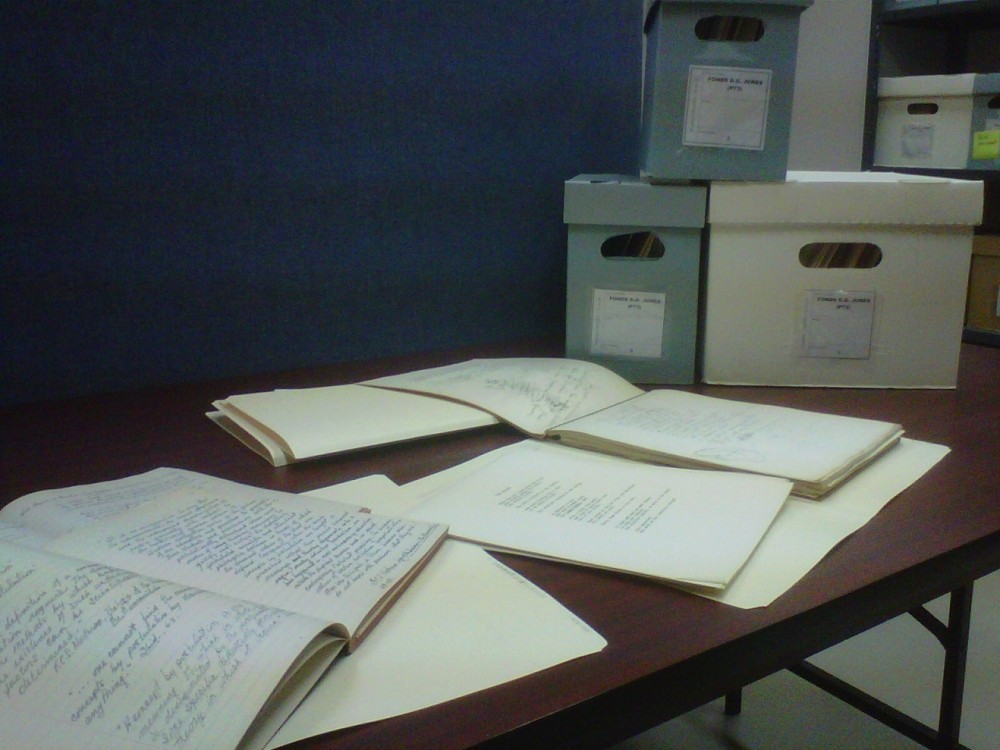 Une petite partie des archives Jones&hellip;