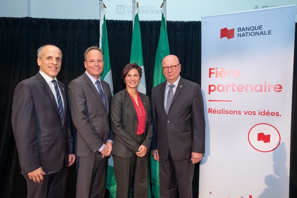 Le recteur de l&rsquo;UdeS, le Pr Pierre Cossette, le pr&eacute;sident-directeur g&eacute;n&eacute;ral de l&rsquo;ACET, M. Ghyslain Goulet, la premi&egrave;re vice-pr&eacute;sidente &agrave; la direction, Particuliers et Marketing, &agrave; la Banque Nationale, madame Lucie Blanchet et le pr&eacute;sident de la Fondation de l&rsquo;Universit&eacute; de Sherbrooke, Me Luc R. Borduas ont annonc&eacute; un partenariat majeur pour l'ACET.