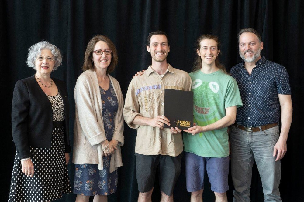 Pre Jocelyne Faucher, Secr&eacute;taire g&eacute;n&eacute;rale et vice-rectrice &agrave; la vie &eacute;tudiante, Pre Madeleine Audet, directrice du CUFE, Vincent Boisclair et R&eacute;mi Proteau, &eacute;tudiants au CUFE et M. Jean-Fran&ccedil;ois Comeau, directeur adjoint du CUFE.