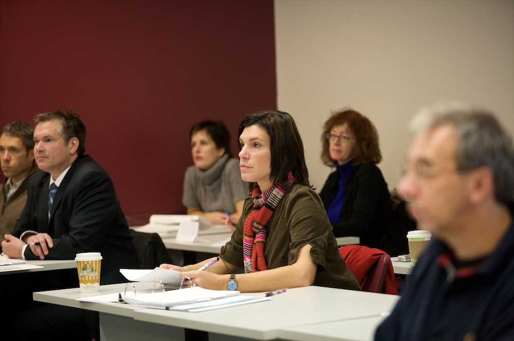 Le nouveau doctorat est destin&eacute; aux personnes qui poss&egrave;dent un grade de 2e&nbsp;cycle en &eacute;ducation (ou l&rsquo;&eacute;quivalent) et ayant accumul&eacute; au moins cinq ann&eacute;es d&rsquo;exp&eacute;rience pertinente au domaine.