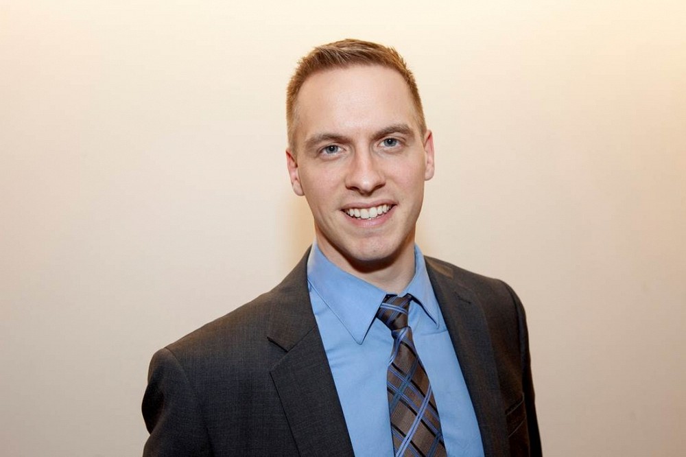 Philippe Groulx, dipl&ocirc;m&eacute; &agrave; la ma&icirc;trise en administration, concentration finance de l'Universit&eacute; de Sherbrooke. 