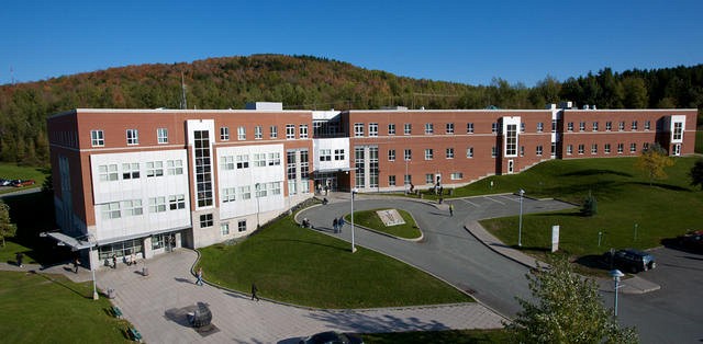 La Facult&eacute; d'administration de l'Universit&eacute; de Sherbrooke.