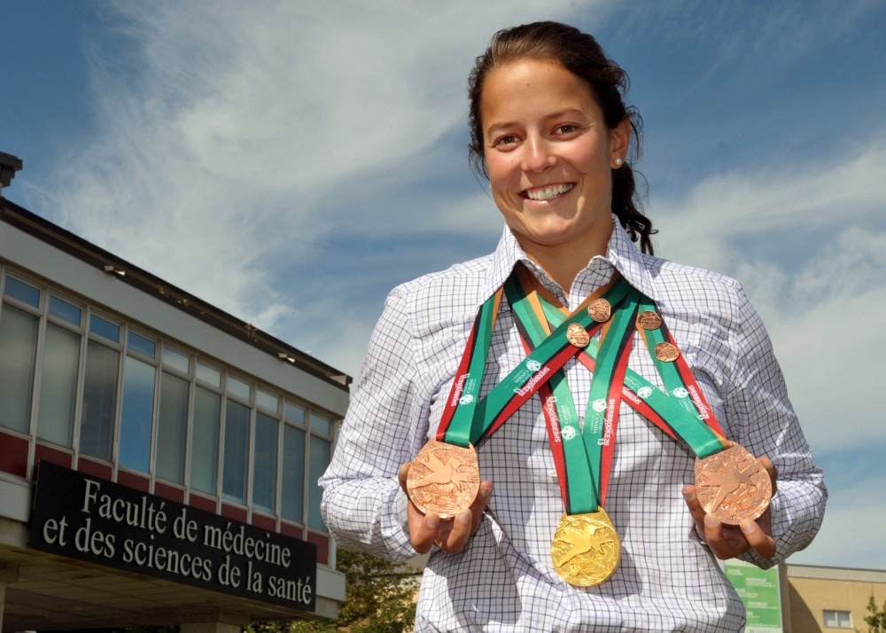 &Eacute;milie Simard et sa r&eacute;colte de m&eacute;dailles.