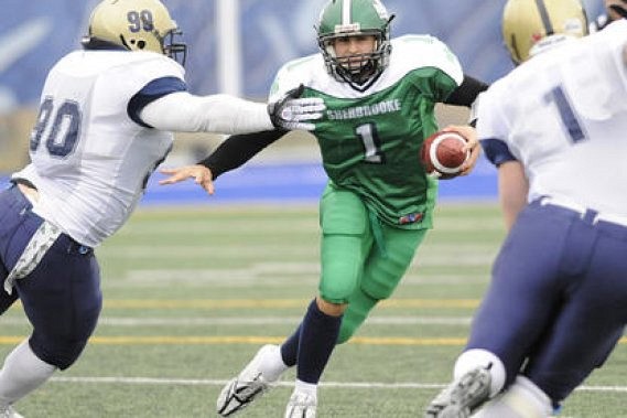 Gagnant de trois Bols d'or &agrave; la barre de l'offensive des Volontaires du C&eacute;gep de Sherbrooke, Ga&euml;l Bernard-Perron a d&eacute;cid&eacute; de revenir &agrave; Sherbrooke.