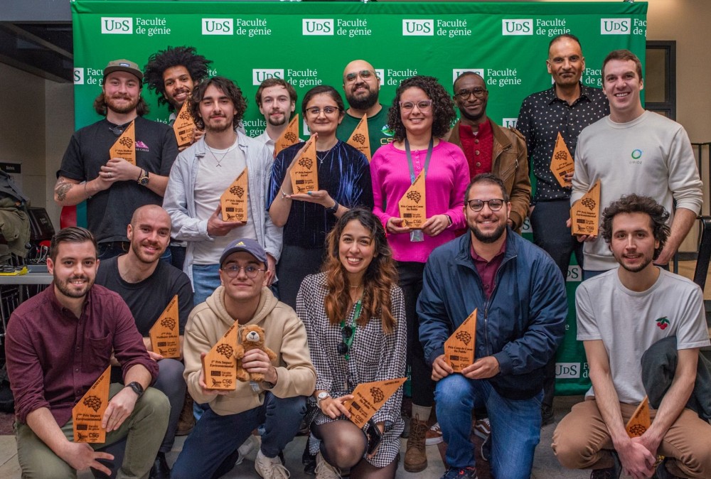 Premi&egrave;re exposition GENIUSComit&eacute; organisateur : le groupe &eacute;tudiant Cycles sup&eacute;rieurs g&eacute;nie (CSG) de l'Association g&eacute;n&eacute;rale &eacute;tudiante en g&eacute;nie (AGEG)