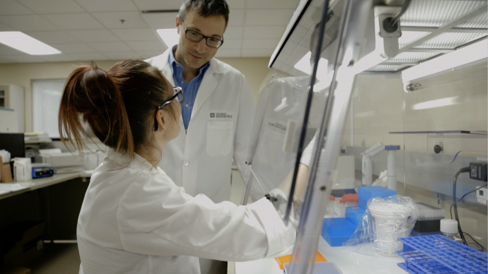 Le Pr Bouchard enseigne au D&eacute;partement de biochimie de la Facult&eacute; de m&eacute;decine et des sciences de la sant&eacute;. Il est aussi professeur-chercheur au CRCHUS et au CIUSSS du Saguenay-Lac-Saint-Jean.