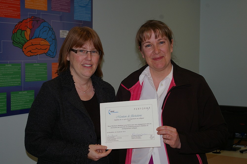 Mesdames Marie-Claude Desch&ecirc;nes, directrice des &eacute;tudes et Lyne Morin, enseignante