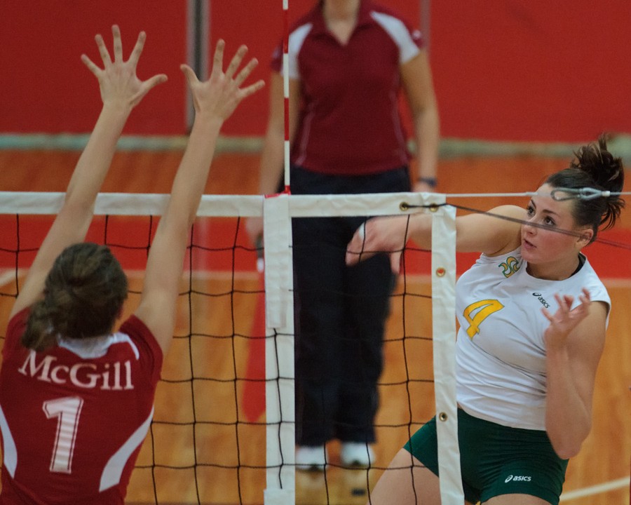 Avec huit attaques marquantes, Roxanne Hasseni n'a pas &eacute;t&eacute; en mesure de permettre au Vert&nbsp;&&nbsp;Or de s'imposer face aux Martlets de l'Universit&eacute; McGill.