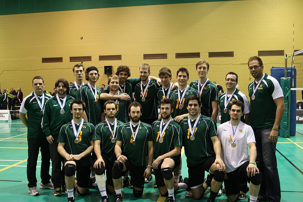 Le Vert &&nbsp;Or a remport&eacute; la m&eacute;daille d'argent du volleyball universitaire du R&eacute;seau du sport &eacute;tudiant du Qu&eacute;bec pour une deuxi&egrave;me ann&eacute;e de suite.
