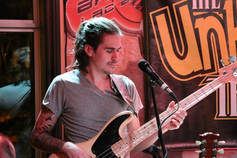 Le bassiste Carl Lacroix est le leader du Quintette Carl Lacroix qui a &eacute;t&eacute; form&eacute; durant un cours de composition &agrave; l'Universit&eacute; de Sherbrooke.