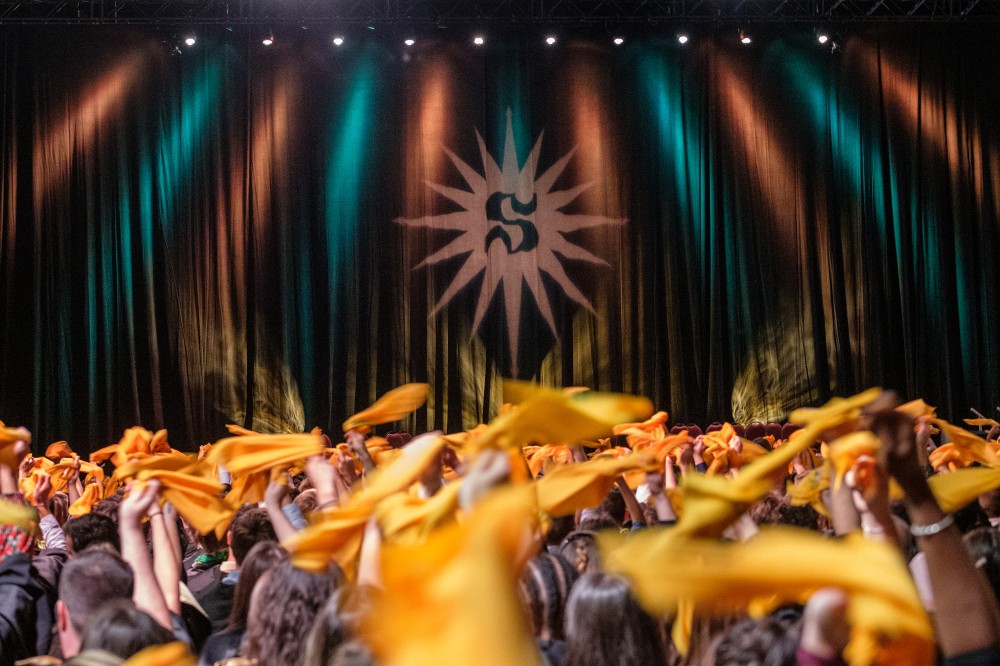 En plus de souligner la r&eacute;ussite des nouvelles personnes dipl&ocirc;m&eacute;es de l'UdeS, la collation des grades rend hommage &agrave; des personnalit&eacute;s remarquables dont la contribution &agrave; la soci&eacute;t&eacute; est exceptionnelle.