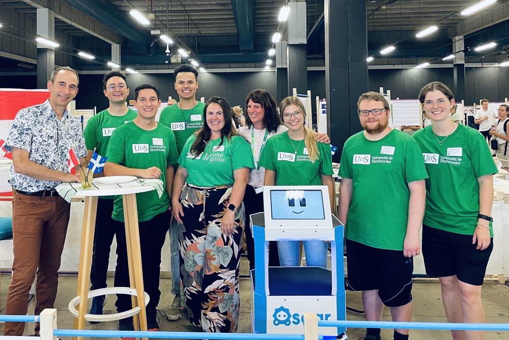 Le doyen sortant de la Facult&eacute; de g&eacute;nie, le Pr Jean Proulx, accompagnant Jonathan Oreste Maruca, Diego-Alonso Leblanc-Romero, Isaac Malette Cayer, Catherine Williams , Elizabeth Rivard, Carine Huillier de USherbrooke International, Philippe Warren et Sophie Stratford.&nbsp;