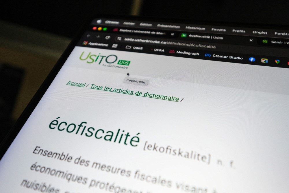 Parmi les ajouts du dictionnaire&nbsp;Usito, on compte notamment&nbsp;des&nbsp;n&eacute;ologismes&nbsp;cr&eacute;&eacute;s pour d&eacute;signer de&nbsp;nouvelles r&eacute;alit&eacute;s, comme&nbsp;&eacute;cofiscalit&eacute;.&nbsp;