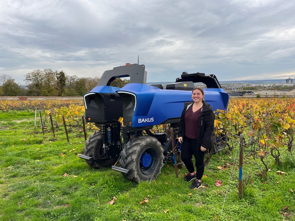 Bakus mod&egrave;le S &ndash; robot enjambeur &eacute;lectrique et autonome.