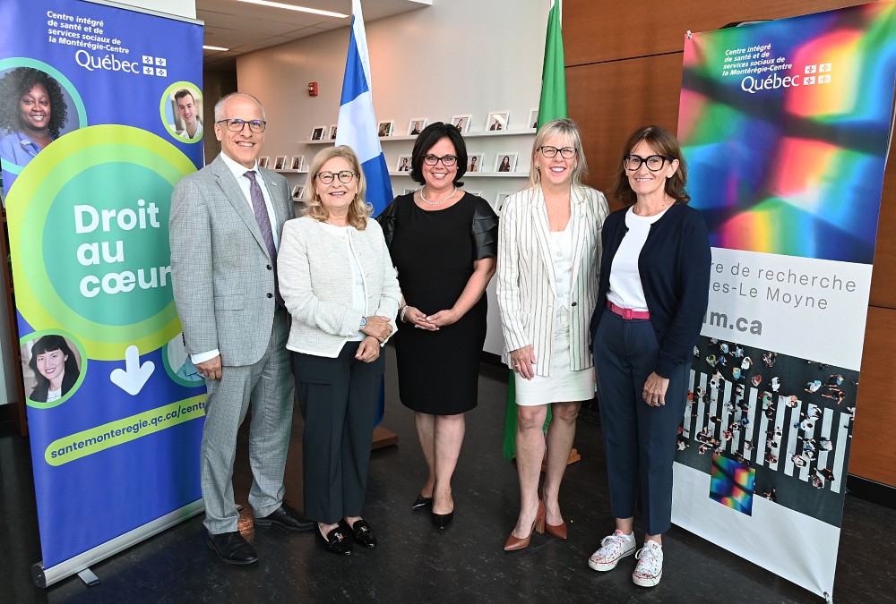 Pierre Cossette, recteur de l&rsquo;UdeS; Dominique Tremblay, directrice scientifique du CRCLM; Maryse Poupart, PDG du CISSS de la Mont&eacute;r&eacute;gie-Centre; Isabelle Poulet, d&eacute;put&eacute;e de Laporte; Carole Jabet, directrice scientifique au FRQ &ndash; secteur Sant&eacute;.