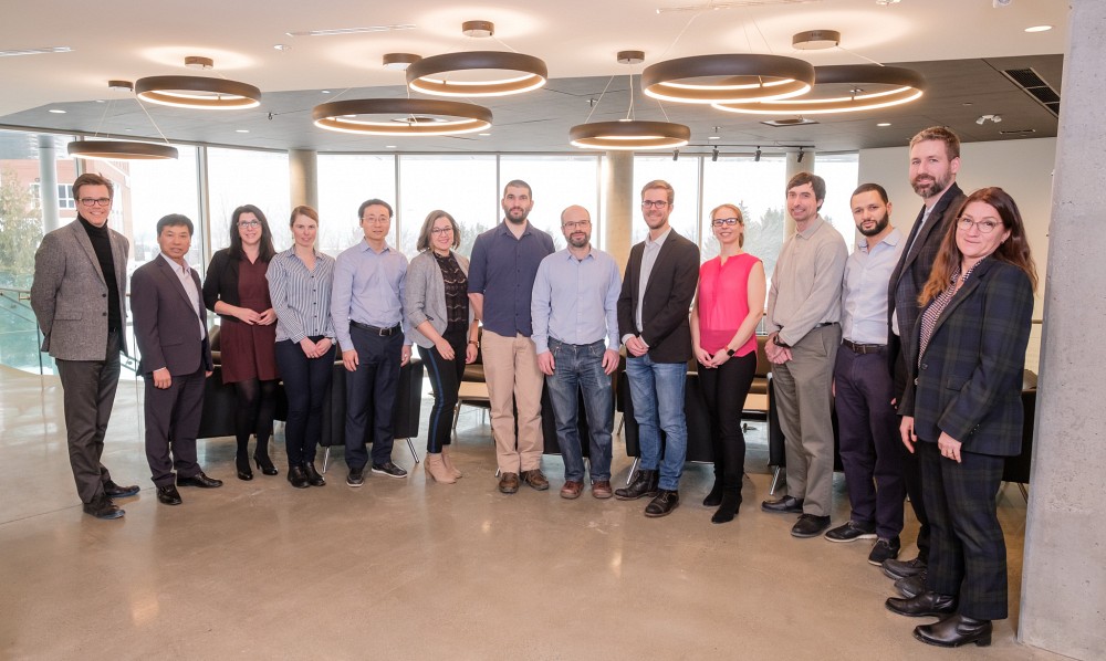 Dans l'ordre habituel : Patrik Doucet, doyen de la Facult&eacute; de g&eacute;nie,&nbsp;Minh Cao Ta, Nathalie Roy, vice-doyenne adjointe &agrave; l'&Eacute;Di, Debra Hausladen, Dahai Qi, In&egrave;s Achouri,&nbsp;Nicolas Quaegebeur,&nbsp;Max Hofheinz, David Rancourt, Karina Lebel,&nbsp;Marc-Andr&eacute; T&eacute;trault, Abderraouf Boucherif, Fran&ccedil;ois Grondin et Dominique Derome. Absents sur la photo :&nbsp;Marc-Antoine Lauzon, Bruna Rego de Vasconcelos, M&eacute;lanie Trudel, William Wilson, Marie-Am&eacute;lie Boucher, Maude-Jos&eacute;e Blondin, Audrey Corbeil Therrien, Fran&ccedil;ois Ferland et Alexandre Girard.