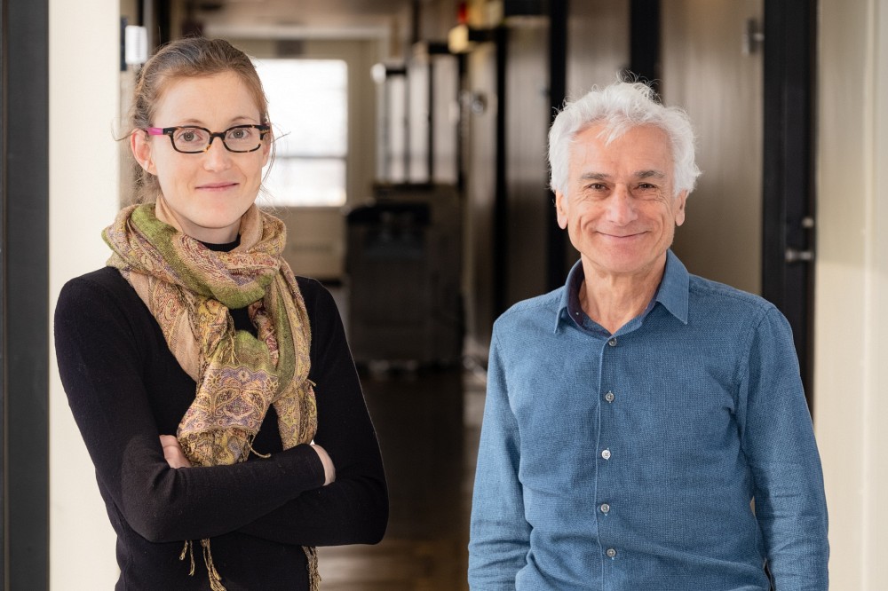 La professeure en politique appliqu&eacute;e Annie Chaloux et le professeur en g&eacute;omatique appliqu&eacute;e Alain Royer ont d&eacute;cid&eacute; d&rsquo;unir leur discipline respective lors d&rsquo;un &eacute;v&eacute;nement &laquo; Bar des sciences &raquo; afin de mieux porter la r&eacute;flexion sur le sujet du r&eacute;chauffement climatique et de ses impacts.