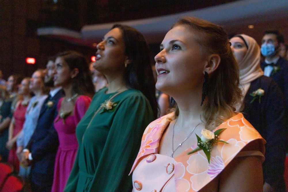 L&rsquo;assermentation est une c&eacute;r&eacute;monie symbolique hautement &eacute;mouvante pour les finissantes et finissants en m&eacute;decine.