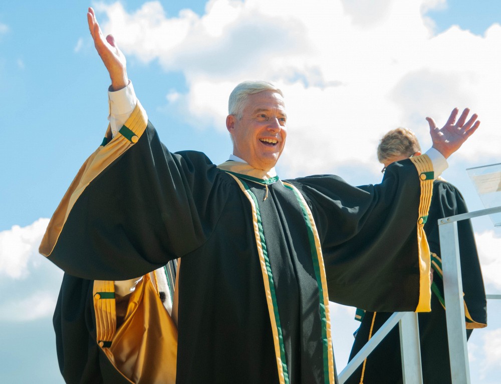 Charles Tisseyre, docteur d'honneur de l'Universit&eacute; de Sherbrooke.