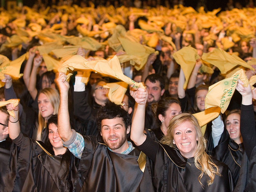 &Eacute;motion, fiert&eacute; et bonne humeur ont marqu&eacute; cette collation des grades 2010.