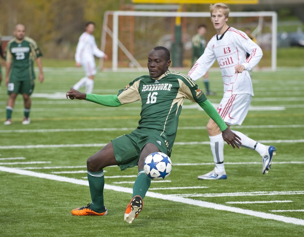 Cyril Batkam a marqu&eacute; son deuxi&egrave;me but de la saison face aux Carabins de l'Universit&eacute; de Montr&eacute;al.