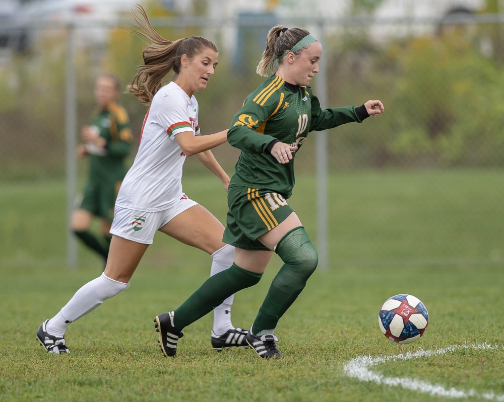 Photo : Yves Longpr&eacute;