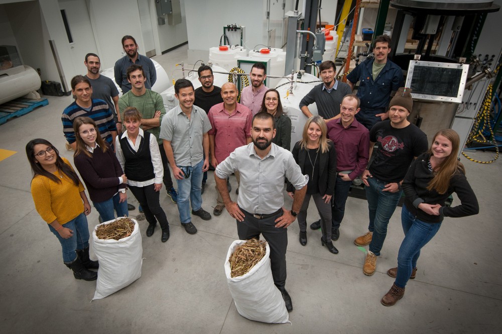 L'&eacute;quipe de la Chaire de recherche industrielle sur l'&eacute;thanol cellulosique et sur les biocommodit&eacute;s au Centre de mise &agrave; l'&eacute;chelle