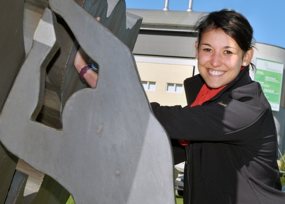 Jade Trudel-Sabourin, &eacute;tudiante de 1re ann&eacute;e au doctorat en m&eacute;decine et athl&egrave;te du Vert & Or.