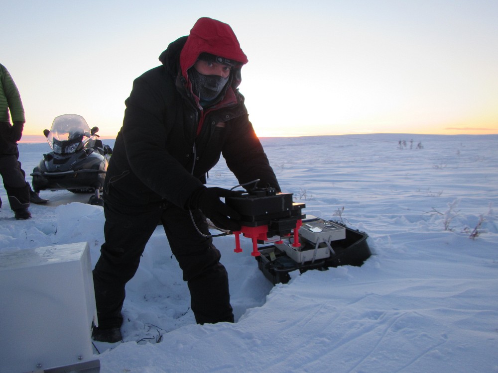 Daniel Kramer lors d'une campagne de terrain.