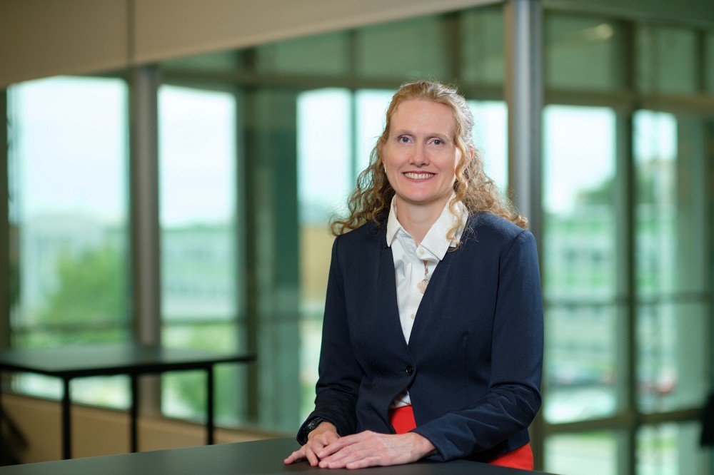 Wendy Therrien, nouvellement nomm&eacute;e &agrave; titre de vice-rectrice adjointe aux relations gouvernementales et directrice du cabinet du recteur.